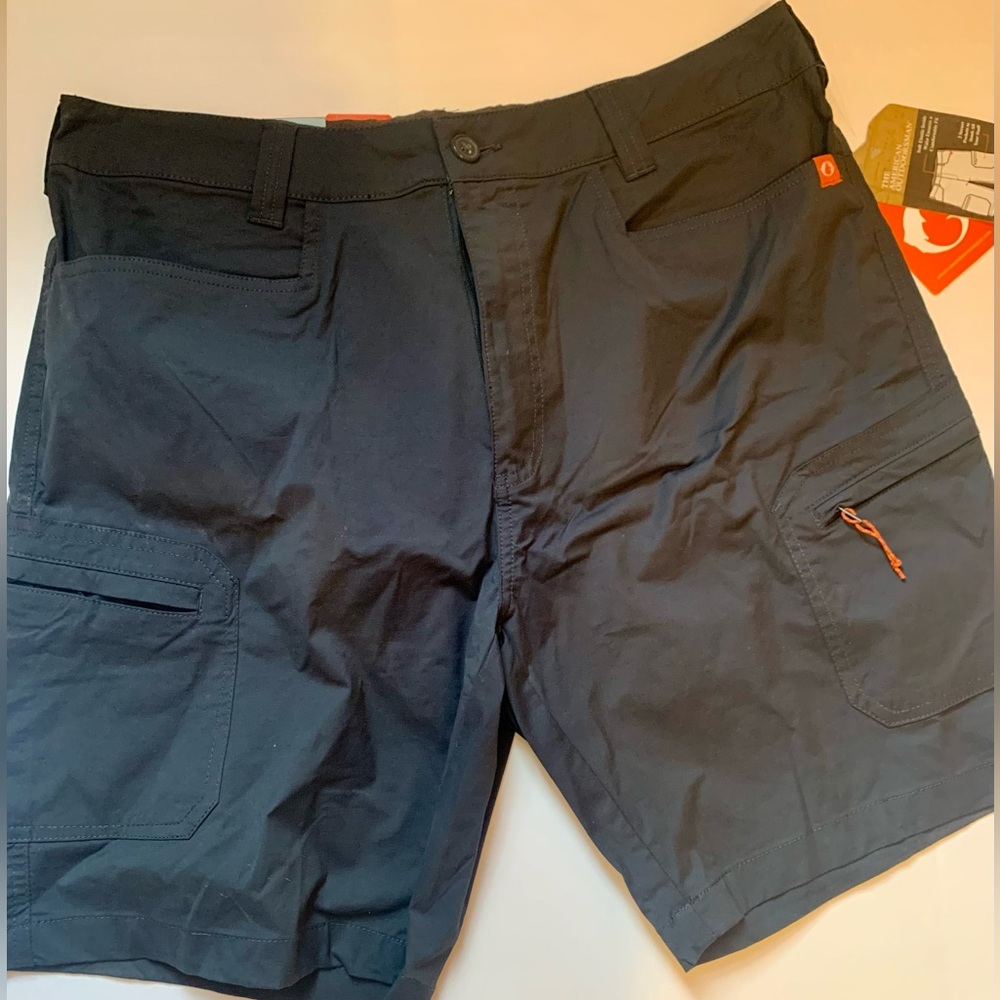 NWT Men’s dark grey cargo shorts